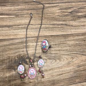 Tarina Tarantino special edition hello kitty set